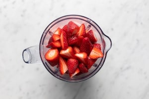 Preparazione Tiramisù alle fragole - Fase 1