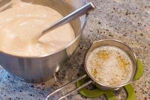 Preparazione Torta alla crema di cioccolato bianco e fragoline - Fase 2