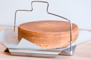 Preparazione Torta alla crema di cioccolato bianco e fragoline - Fase 5