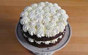 Preparazione Torta alla vaniglia con fragole e cioccolato - Fase 5