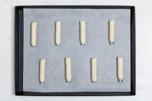 Preparazione Cannoncini alla crema pasticcera - Fase 2