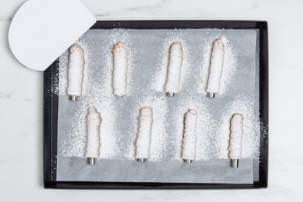 Preparazione Cannoncini alla crema pasticcera - Fase 3 Preparazione Cannoncini alla crema pasticcera - Fase 3