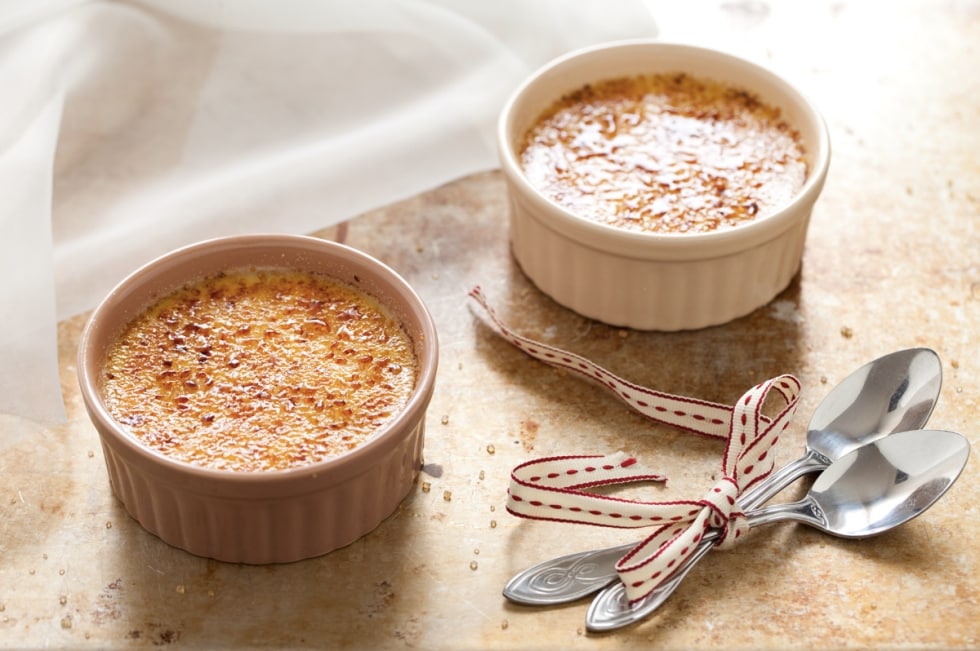 Crème brûlée al latte condensato e vaniglia ricetta