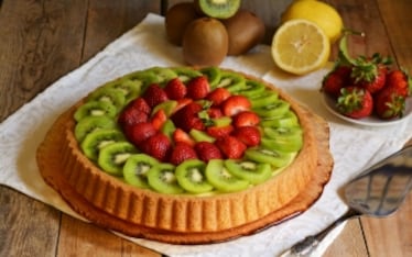 Crostata di frutta con base soffice
