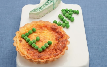 Crostatine di piselli, prosciutto e cipollotti