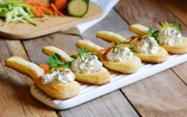 Cucchiai di sfoglia con mousse di ricotta