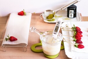 Preparazione Fragole al cioccolato bianco e tè Matcha - Fase 1