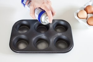 Preparazione Frittatine ai pomodori secchi, pecorino e timo - Fase 1