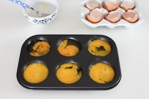 Preparazione Frittatine ai pomodori secchi, pecorino e timo - Fase 3