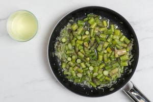 Preparazione Garganelli con asparagi e prosciutto crudo - Fase 3