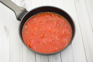 Preparazione Pasta con le taccole al pomodoro e ricotta salata - Fase 2