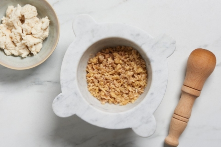 Preparazione Pesto di noci - Fase 3 Preparazione Pesto di noci - Fase 3