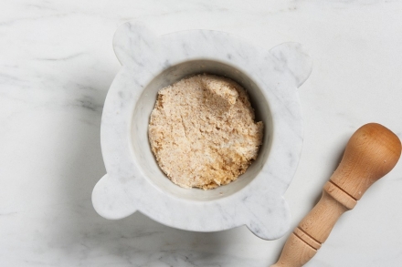 Preparazione Pesto di noci - Fase 4 Preparazione Pesto di noci - Fase 4