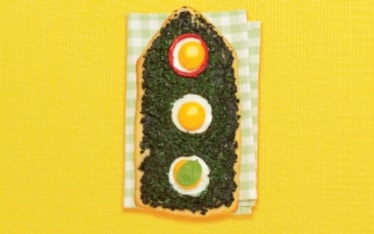 Pizza semaforo con spinaci e uova