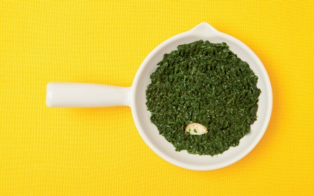 Preparazione Pizza semaforo con spinaci e uova - Fase 2 Preparazione Pizza semaforo con spinaci e uova - Fase 2