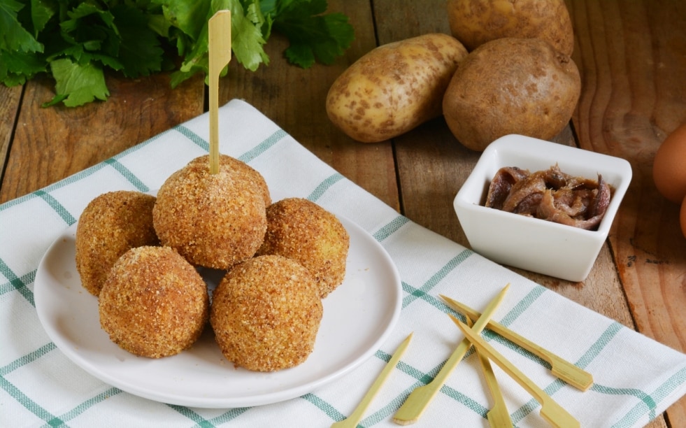 Polpette di sedano e patate all'acciuga ricetta