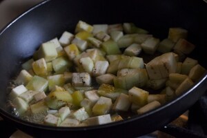 Preparazione Ravioli di grano saraceno con melanzane e burro alla menta - Fase 4