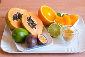 Preparazione Smoothie al frutto della passione, agrumi e papaya - Fase 1