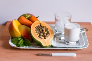 Preparazione Smoothie alla papaya, mango e carota - Fase 1