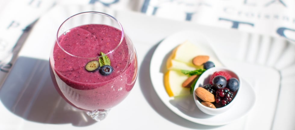 Smoothie ai frutti di bosco, melone, mandorle ricetta