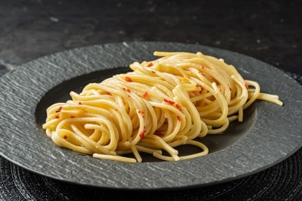 Preparazione Spaghetti aglio, olio e peperoncino - Fase 3