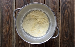 Preparazione Torta al cioccolato e gelatina di fragole - Fase 1