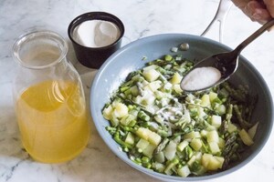Preparazione Vellutata di asparagi con polpettine di patate - Fase 2