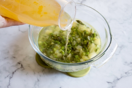 Preparazione Vellutata di asparagi con polpettine di patate - Fase 2 Preparazione Vellutata di asparagi con polpettine di patate - Fase 2
