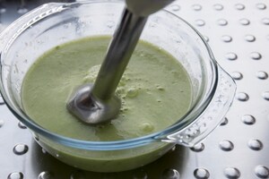 Preparazione Vellutata di asparagi con polpettine di patate - Fase 3