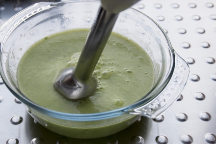 Preparazione Vellutata di asparagi con polpettine di patate - Fase 3 Preparazione Vellutata di asparagi con polpettine di patate - Fase 3