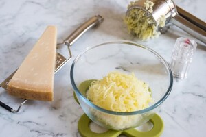 Preparazione Vellutata di asparagi con polpettine di patate - Fase 4