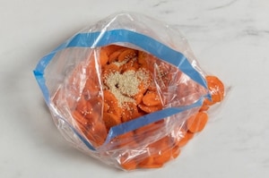 Preparazione Carote speziate al forno - Fase 2