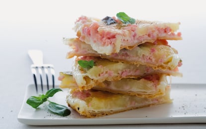 Clafoutis di mozzarella, prosciutto e basilico