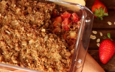 Crumble di mele e fragole