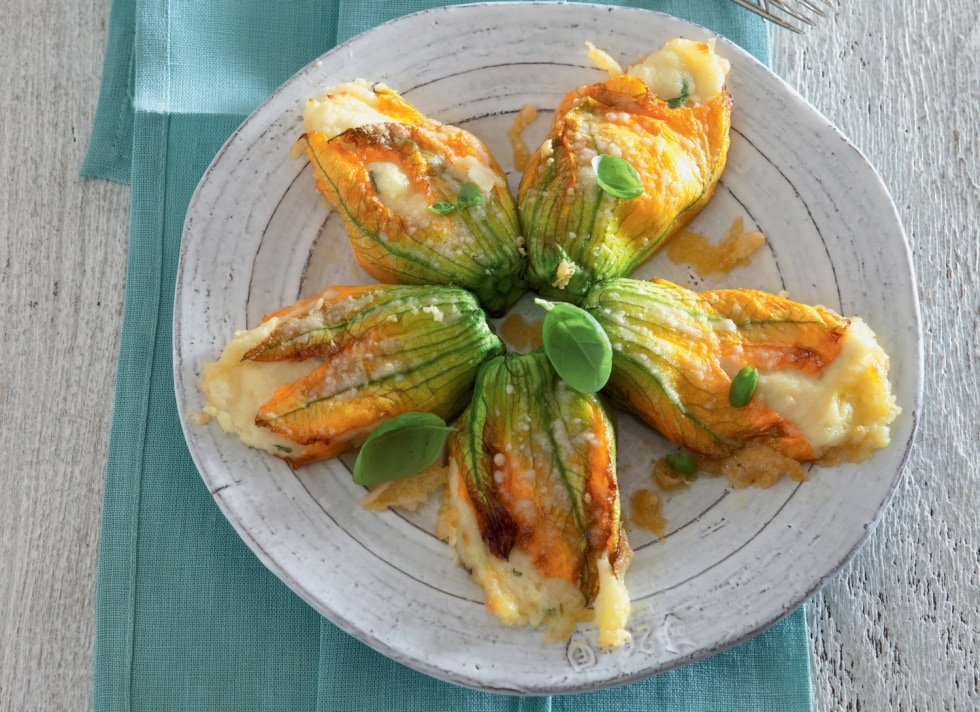 Fiori di zucca ripieni di patate ricetta