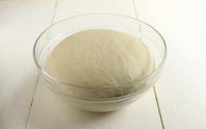 Preparazione Focaccia ripiena con mortadella e formaggio - Fase 3