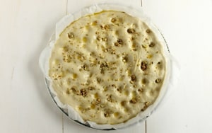 Preparazione Focaccia ripiena con mortadella e formaggio - Fase 4