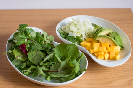 Preparazione Insalata esotica ai gamberi - Fase 3 Preparazione Insalata esotica ai gamberi - Fase 3