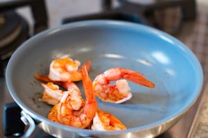 Preparazione Insalata esotica ai gamberi - Fase 5