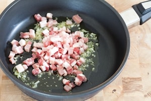 Preparazione Pasta panna, pancetta e piselli - Fase 2