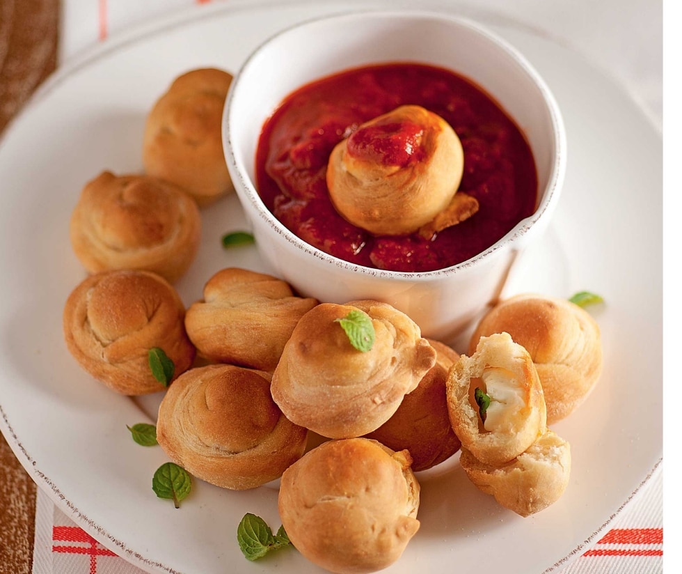 Ravioli salati con salsa al pomodoro ricetta