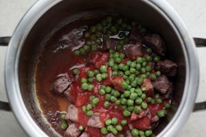 Preparazione Spezzatino di maiale con piselli - Fase 2