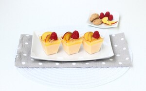 Preparazione Bicchierini di pesche e amaretti - Fase 3