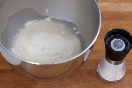 Preparazione Cialde di tortillas con insalata e guacamole - Fase 1 Preparazione Cialde di tortillas con insalata e guacamole - Fase 1