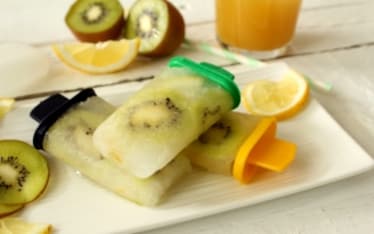 Ghiaccioli allo zenzero con limone e kiwi