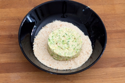 Preparazione Hamburger vegetariano con zucchine, pomodori secchi e pesto - Fase 7 Preparazione Hamburger vegetariano con zucchine, pomodori secchi e pesto - Fase 7