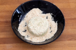 Preparazione Hamburger vegetariano con zucchine, pomodori secchi e pesto - Fase 7