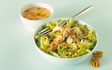 Insalata di scampi alle noci e salsa rosa