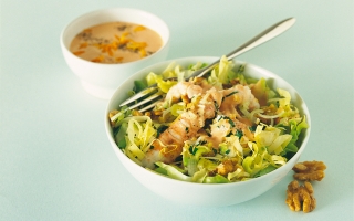 Insalata di scampi alle noci e salsa rosa Insalata di scampi alle noci e salsa rosa