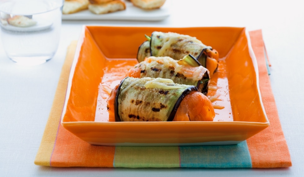 Involtini di salmone e melanzane con ripieno di zucchine ricetta